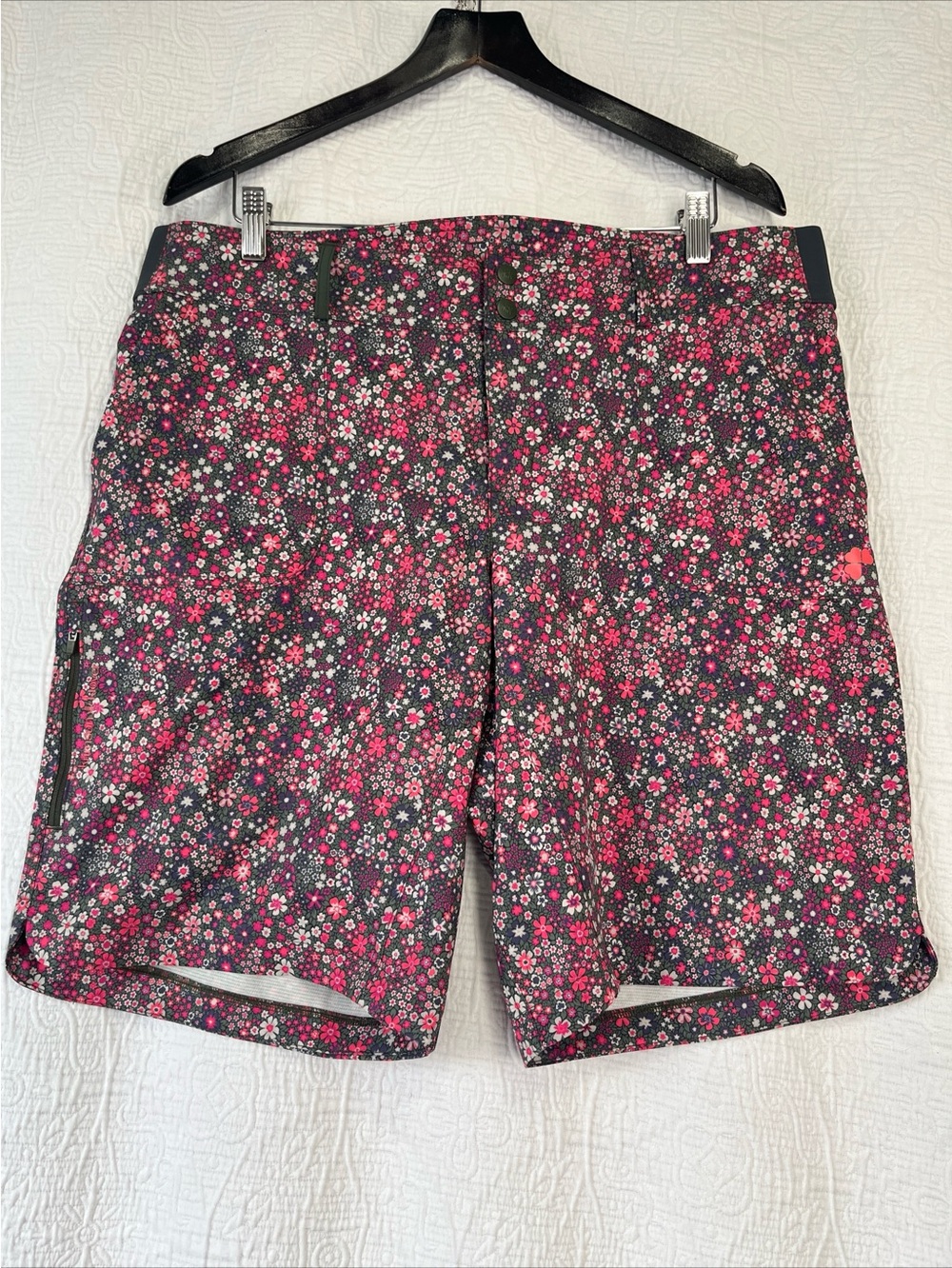 Krimson Klover Rory 11 Inch Shorts Womens XL Hillside Blooms Dark Floral Ditsy